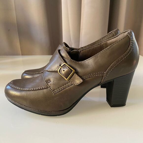 Clarks Collection Gray Taupe Leather Heel Loafers 9 M - Picture 2 of 10